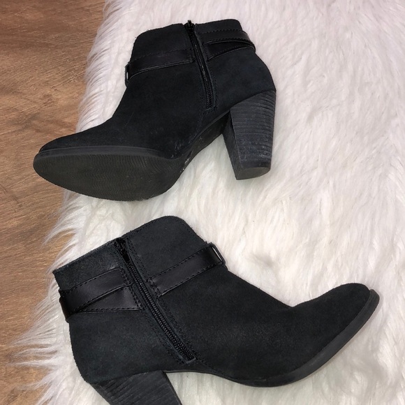 Crown Vintage sz 7 1/2 suede leather black booties - Picture 5 of 9